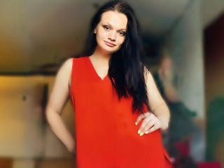 CamilleXMyr - Ich bin ein süßer kleiner Teufel, ich liebe es, mit meinem bezaubernden Lächeln, meinen langen sexy Beinen, meinen großen Brüsten und meinem frechen Verstand zu überraschen. Wie mein Name schon sagt, liebe ich es, dich zu verführen und dafür zu sorgen, dass du in jedem Moment mit mir genießt