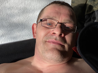 Hot mini - Ich bin schüchtern und hab dazu noch einen mini penis. Also wenn das nicht abschreckt heiß ich dich herzlich Willkommen.