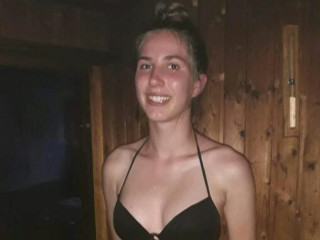 Hallo Leute, genießt meine Show und habt ein bisschen schmutzigen Spaß mit mir