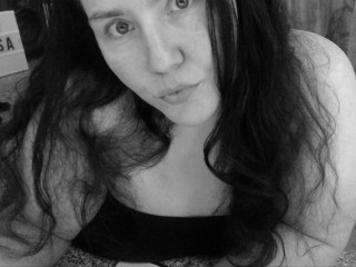 Geilste Curvy SexyHexy - Kurvige, freche Blondine mit einem Hauch von Abenteuerlust! Junggeblieben und bereit, das Leben in vollen Z&uuml;gen zu genie&szlig;en. Hei&szlig;e Kurven, gro&szlig;e Oberweite und ein Po, der zum Verlieben einl&auml;dt. Lass uns Abenteuer erleben, funkelnde Augenblicke teilen und die Nacht zum Tag machen! Bist du bereit?