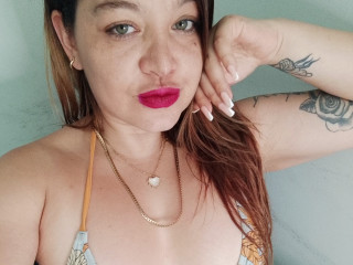 Alter: 34 / Waage - Größe: 165 / normal - Geschlecht: weiblich - Ausrichtung: bisexuell - Haare: braun / sehr lang - Piercing:  - BH-Größe: B - Hautfarbe: weiss - Augen: grün - Rasur: vollrasiert