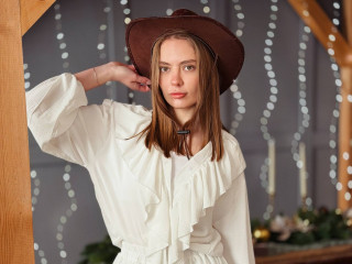 Hey! Ich bin ein wunderschönes Mädchen, das gerne neue Leute kennenlernt. Ich bin dein Spaß :)